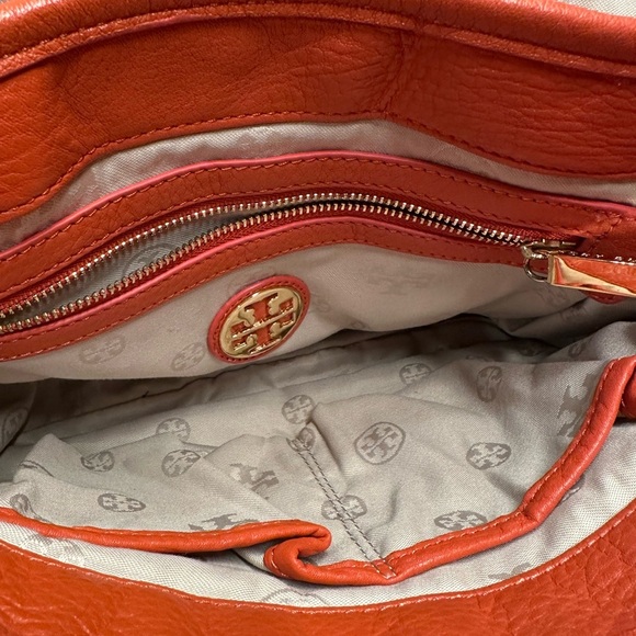 Tory Burch Amanda Vibrant Orange Shoulder Bag + Dust Bag - Picture 8 of 13